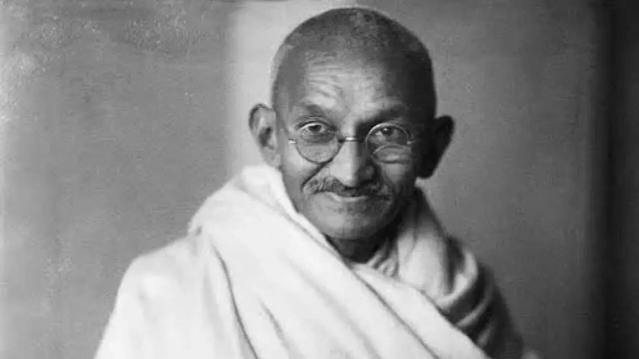 Inspired by Mahatma Gandhi, Samuel Evans Stokes Jr. joined India's freedom movement.
