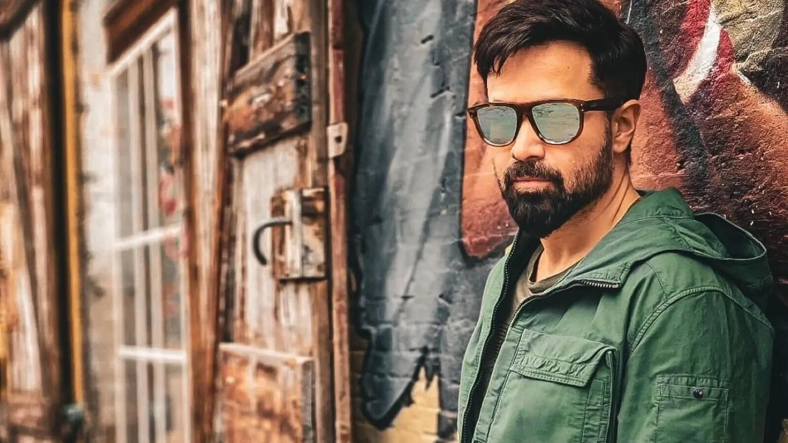 What is Emraan Hashmi's acting fees?