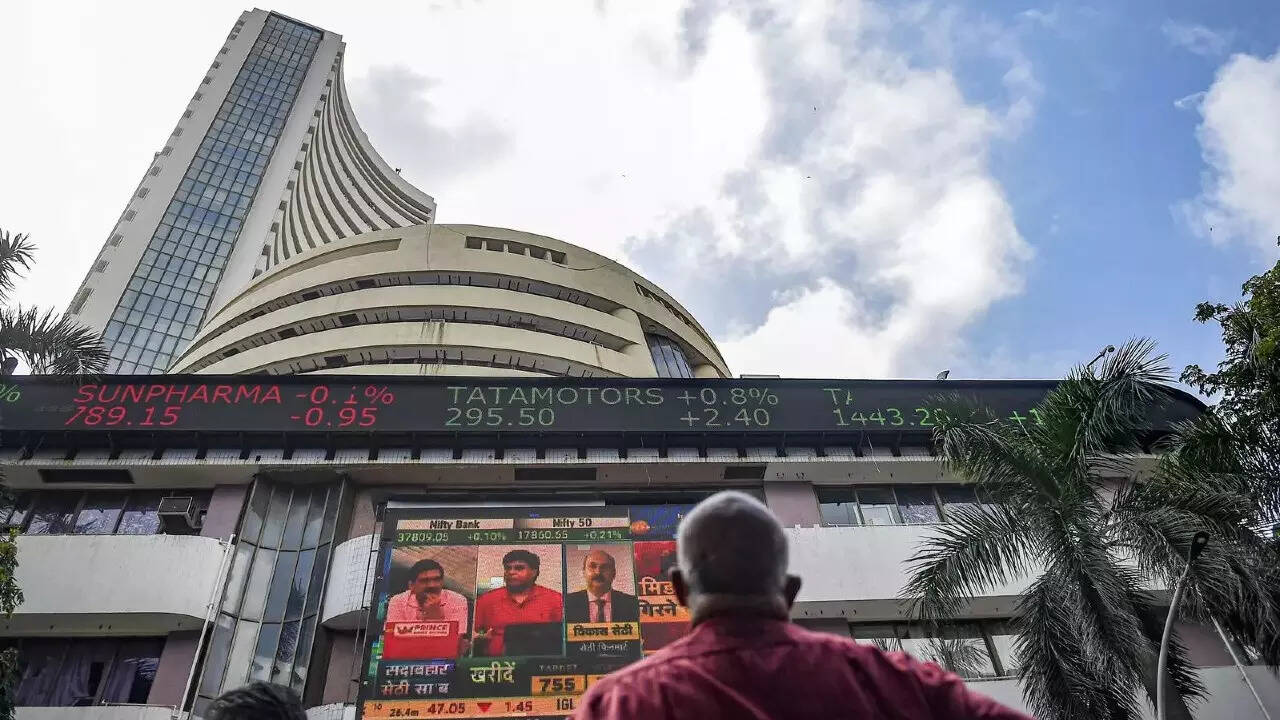 Stock Markets End In Red, Rebound In Crude Prices Shift Attention