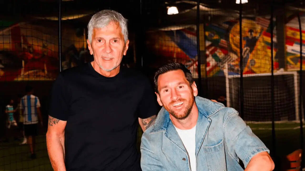 Lionel Messi with his father, Jorge. Photo: Instagram