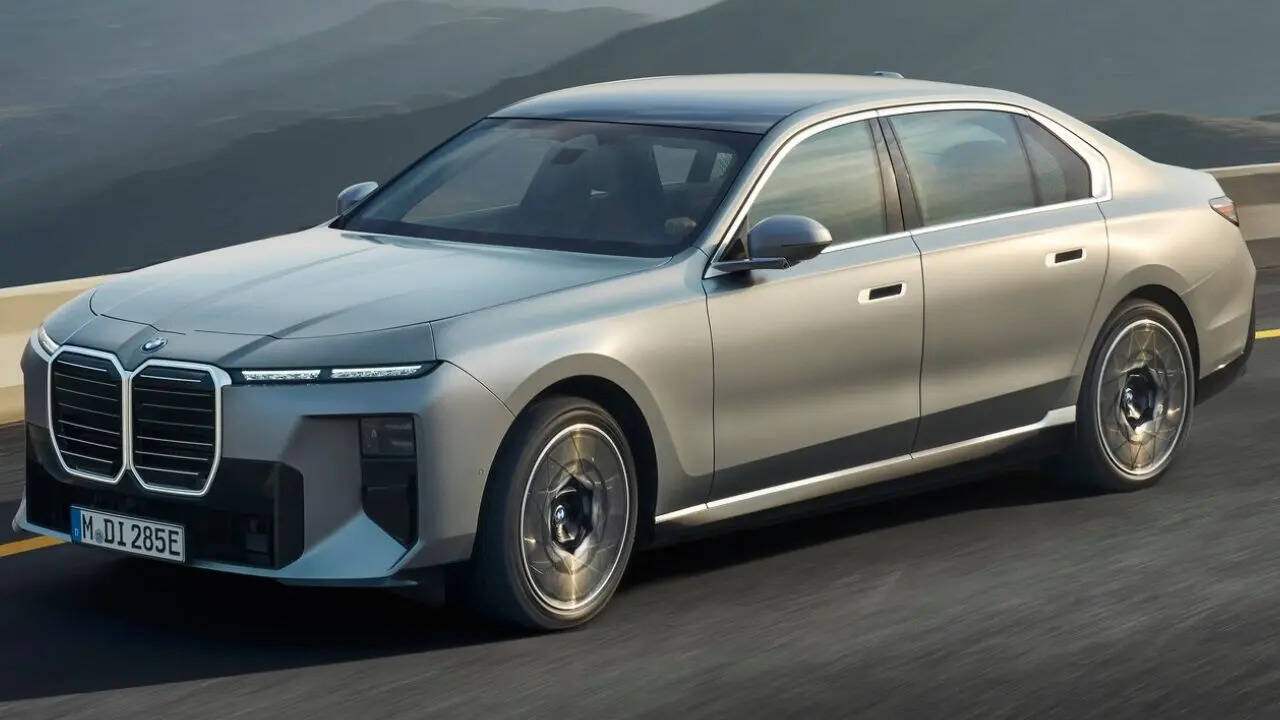BMW i7 Facelift Design Details