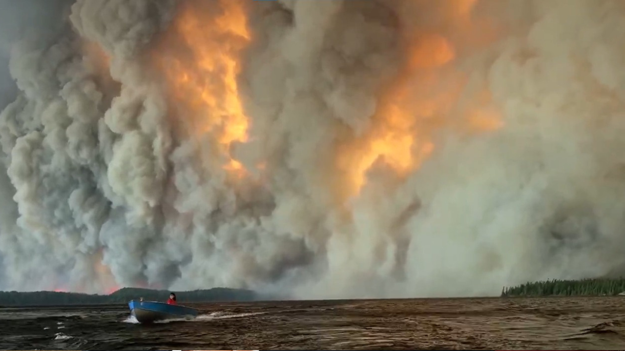 Canada Wildfire Smoke Turns NYC, Boston Skies Yellow; Air Quality Alert Issued | VIDEO